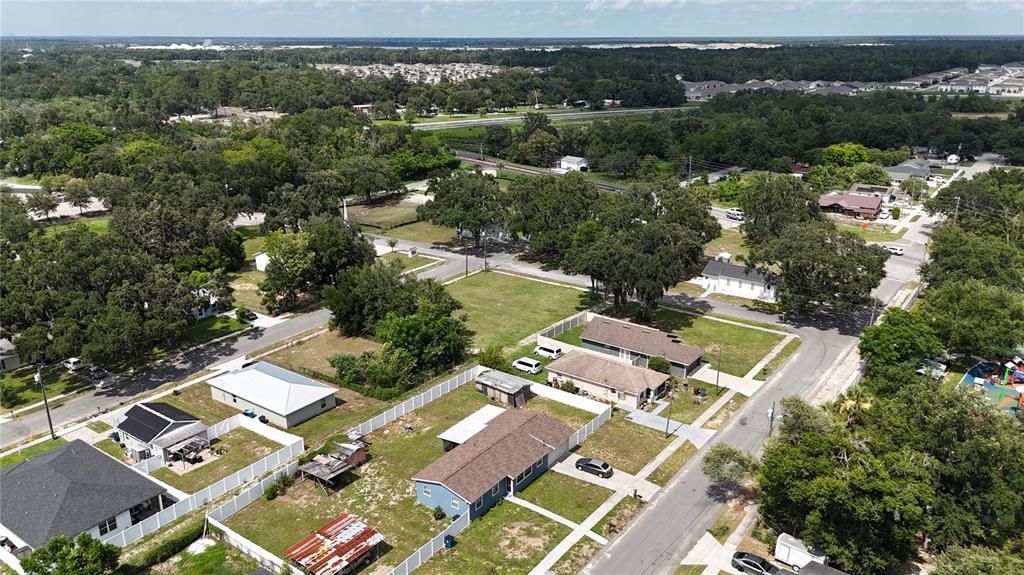 For Rent: $2,300 (4 beds, 2 baths, 1827 Square Feet)