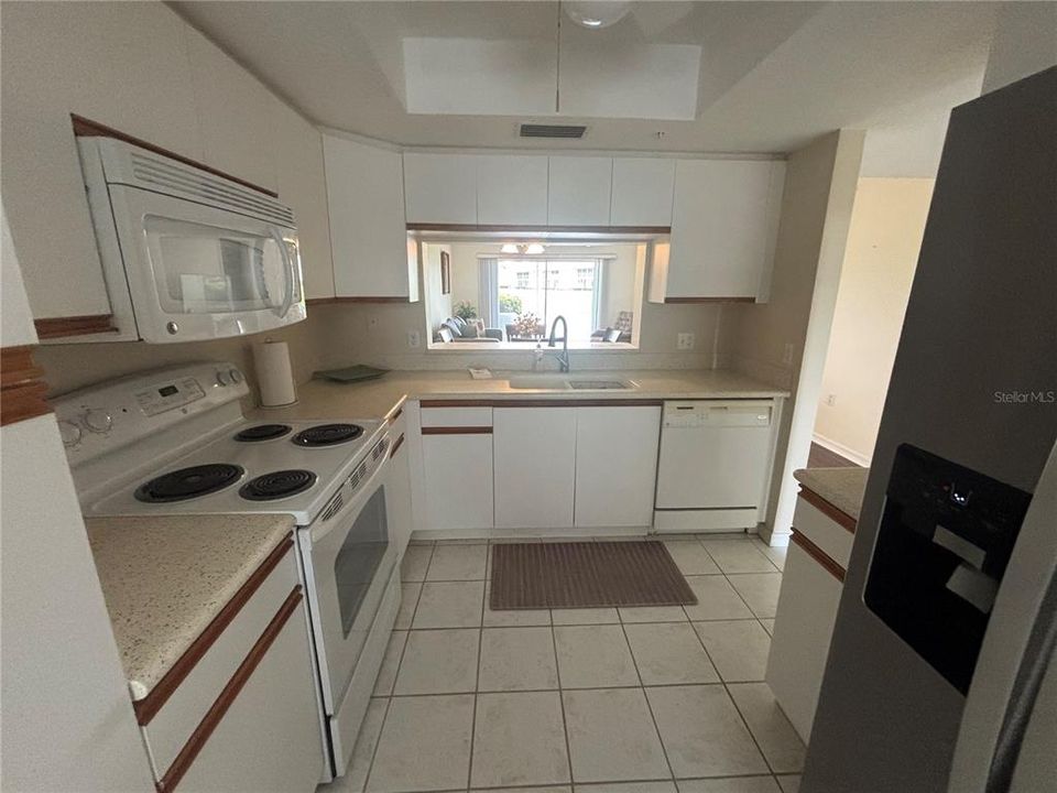 For Rent: $1,900 (2 beds, 2 baths, 1042 Square Feet)