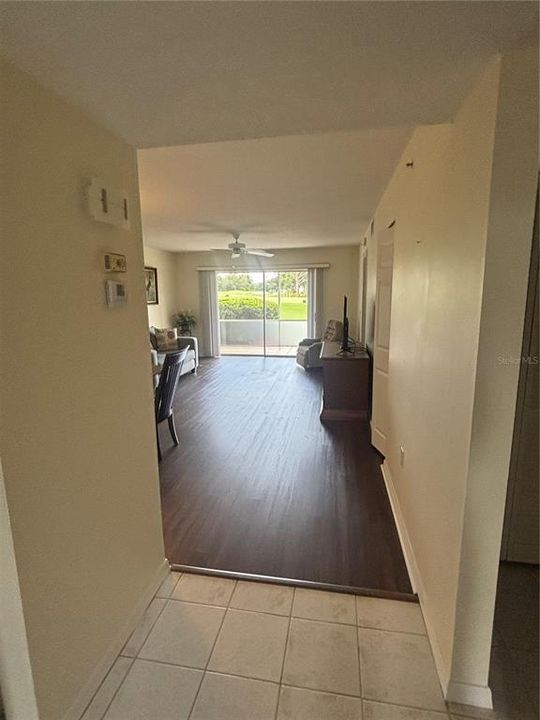 For Rent: $1,900 (2 beds, 2 baths, 1042 Square Feet)