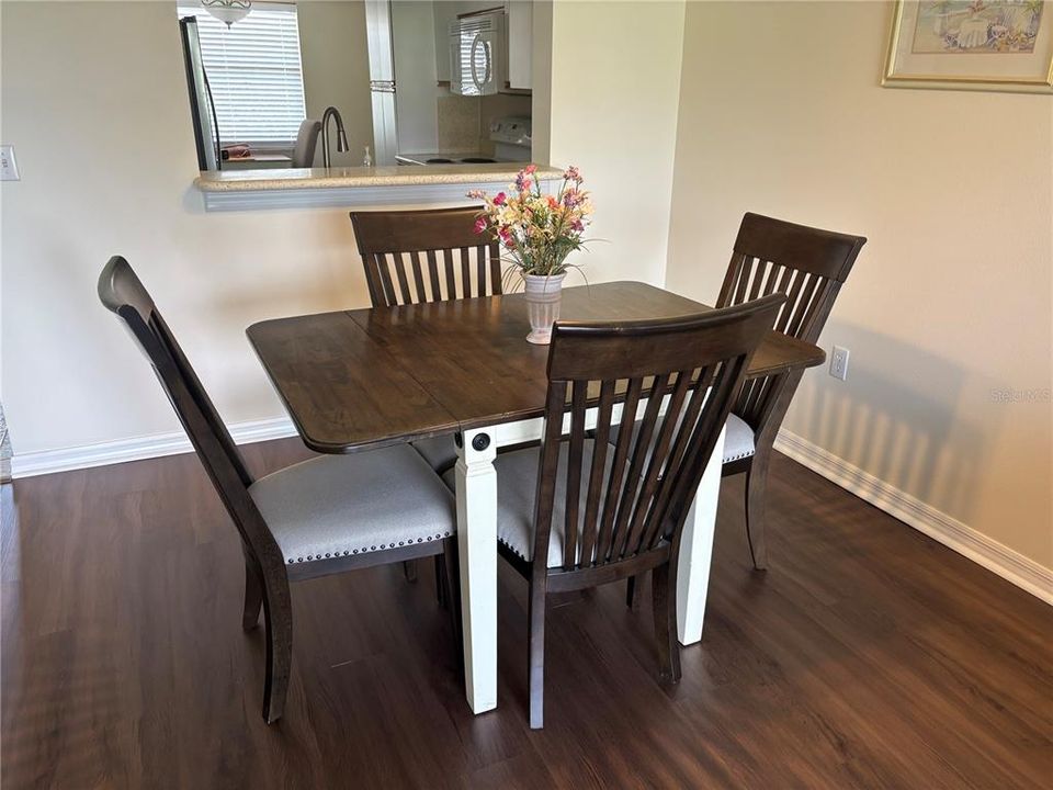 For Rent: $1,900 (2 beds, 2 baths, 1042 Square Feet)
