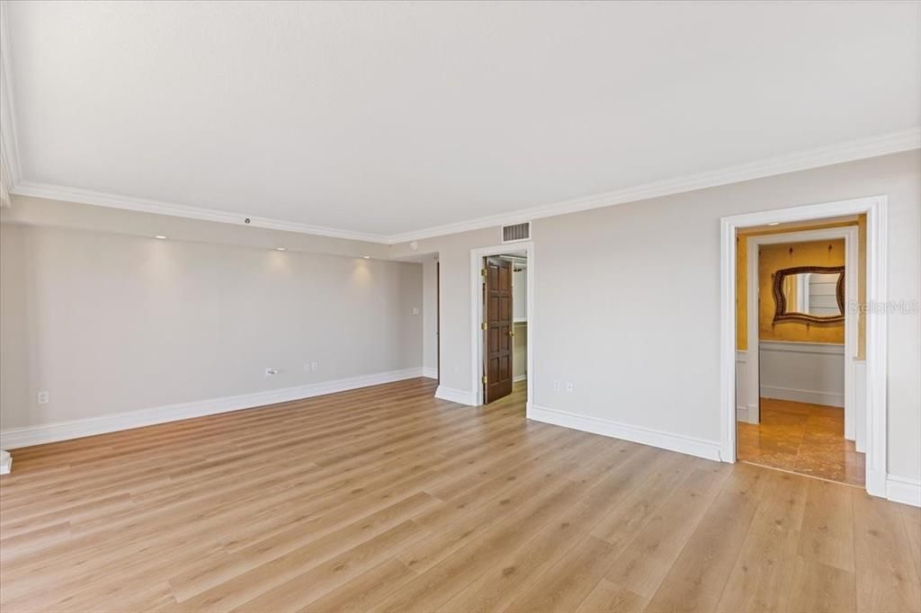 For Rent: $3,500 (2 beds, 2 baths, 1870 Square Feet)