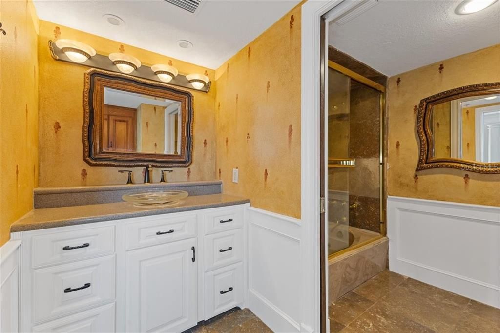 For Rent: $3,500 (2 beds, 2 baths, 1870 Square Feet)