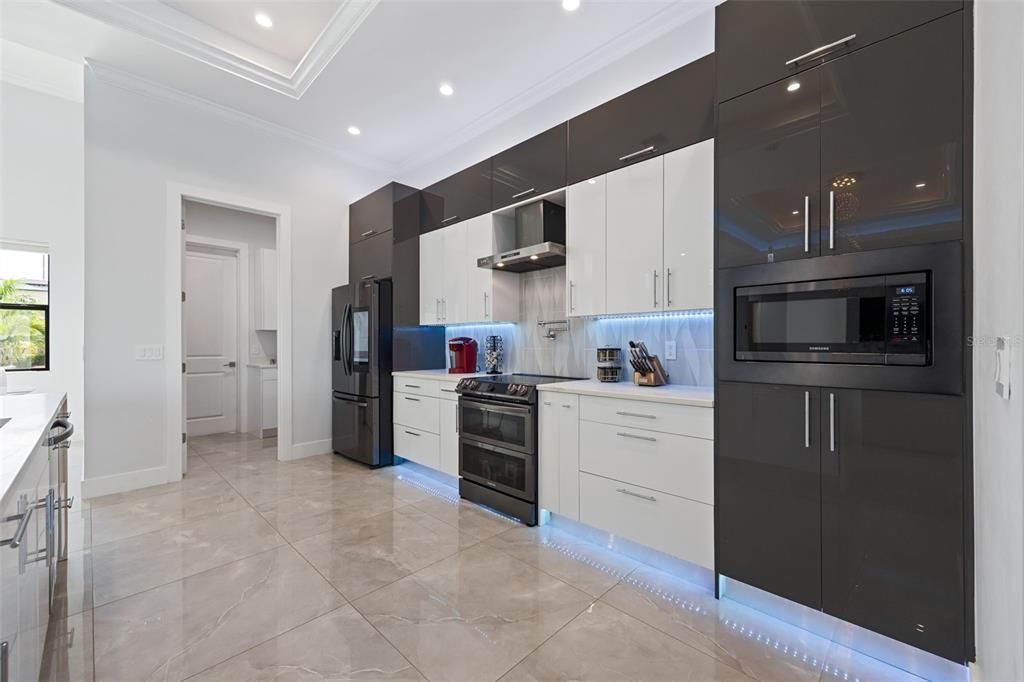 На продажу: $1,200,000 (4 спален, 3 ванн, 2096 Квадратных фут)