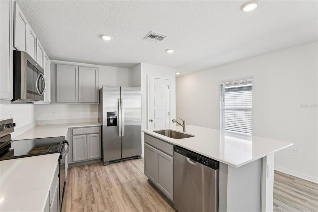 En Venta: $288,490 (3 camas, 2 baños, 1302 Pies cuadrados)