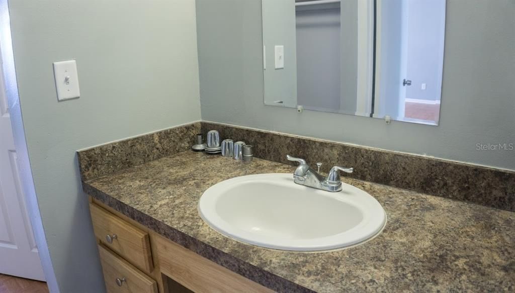 For Rent: $1,349 (2 beds, 1 baths, 1000 Square Feet)