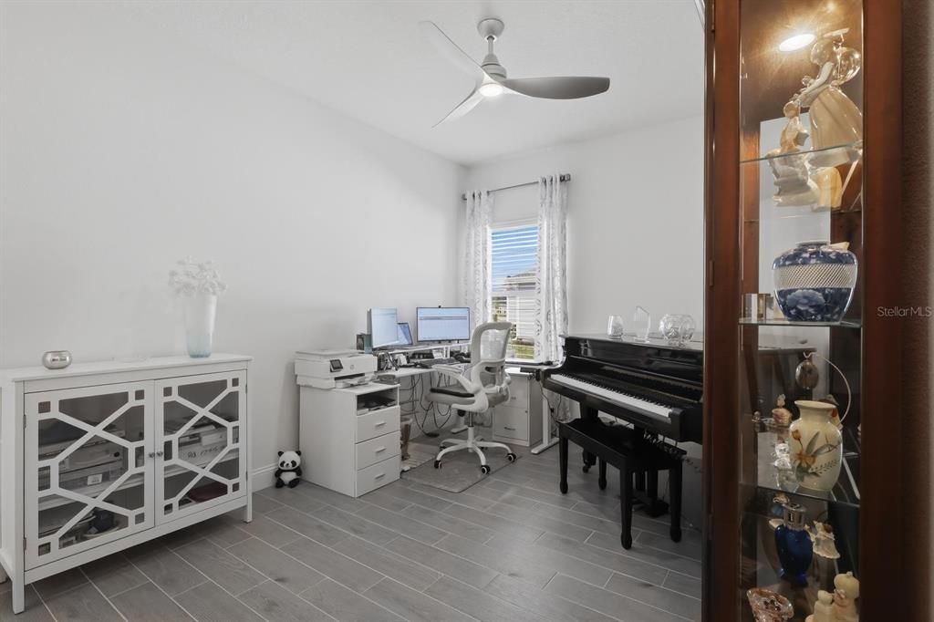 For Sale: $404,990 (3 beds, 2 baths, 2139 Square Feet)