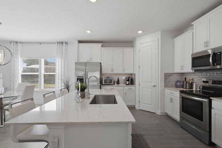 For Sale: $404,990 (3 beds, 2 baths, 2139 Square Feet)