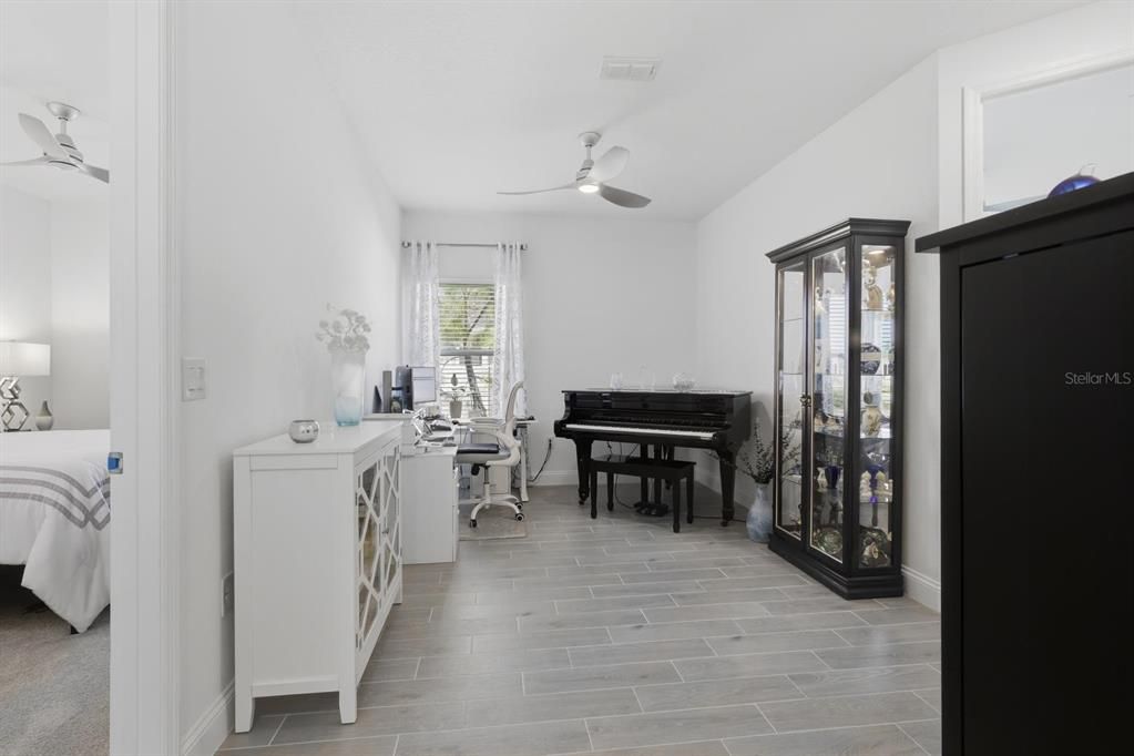 For Sale: $404,990 (3 beds, 2 baths, 2139 Square Feet)