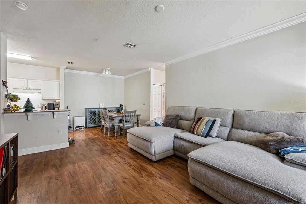 For Sale: $295,000 (3 beds, 2 baths, 1340 Square Feet)
