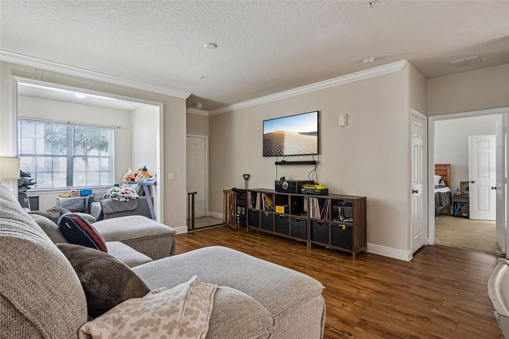 For Sale: $295,000 (3 beds, 2 baths, 1340 Square Feet)