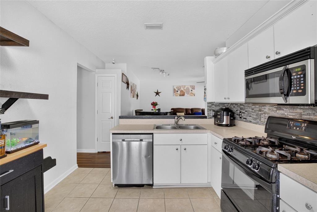 En Venta: $289,000 (3 camas, 2 baños, 1206 Pies cuadrados)
