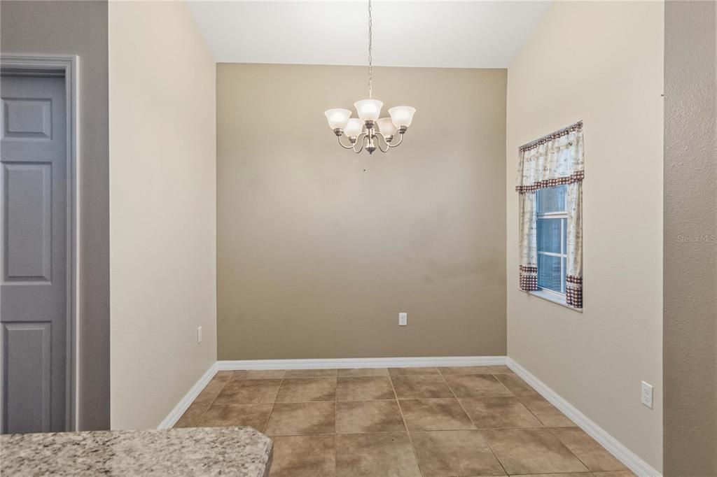 For Sale: $373,000 (4 beds, 2 baths, 2184 Square Feet)