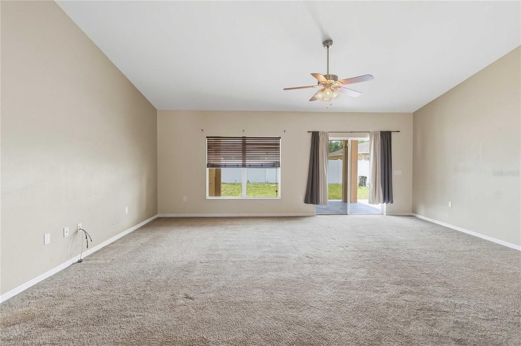 For Sale: $373,000 (4 beds, 2 baths, 2184 Square Feet)
