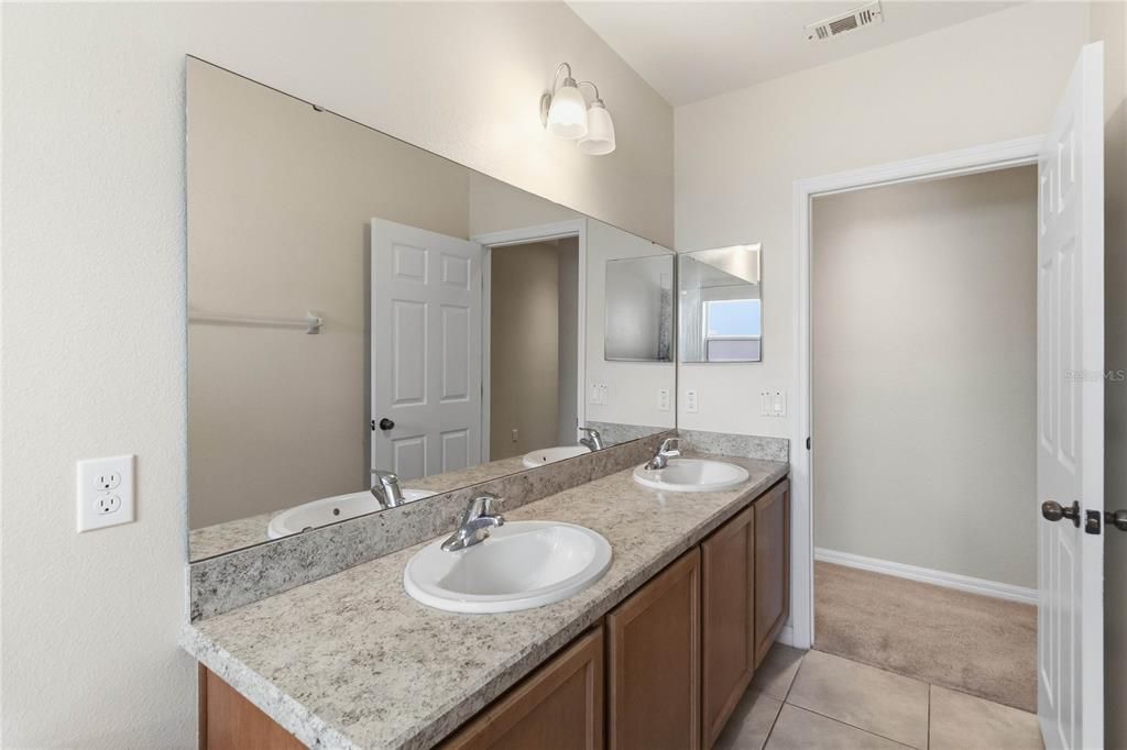 For Sale: $373,000 (4 beds, 2 baths, 2184 Square Feet)