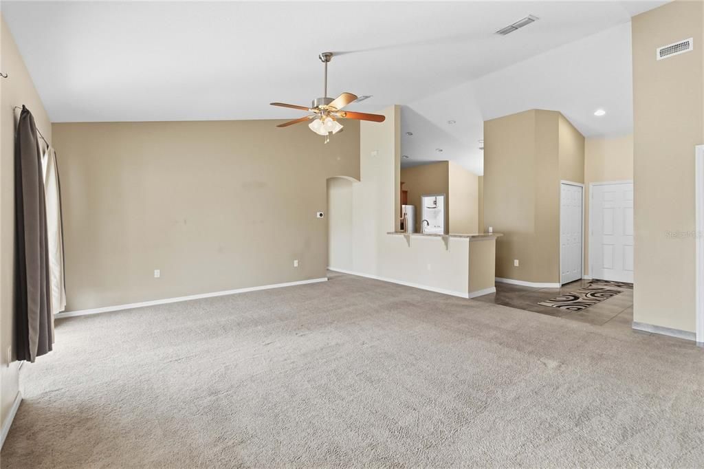 For Sale: $373,000 (4 beds, 2 baths, 2184 Square Feet)