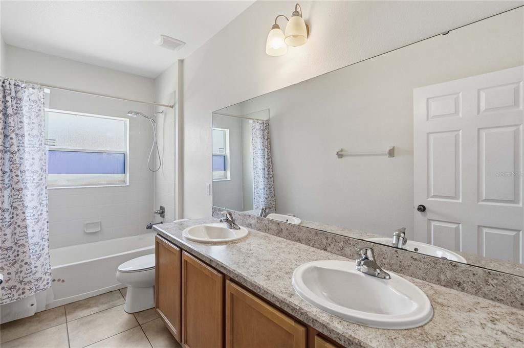 For Sale: $373,000 (4 beds, 2 baths, 2184 Square Feet)