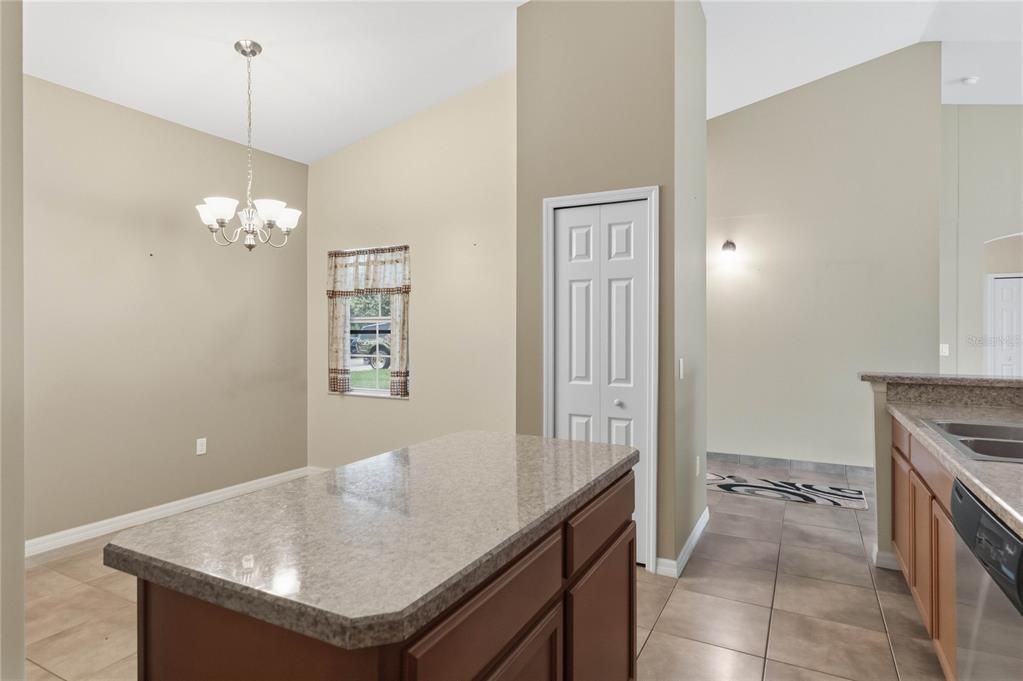 For Sale: $373,000 (4 beds, 2 baths, 2184 Square Feet)
