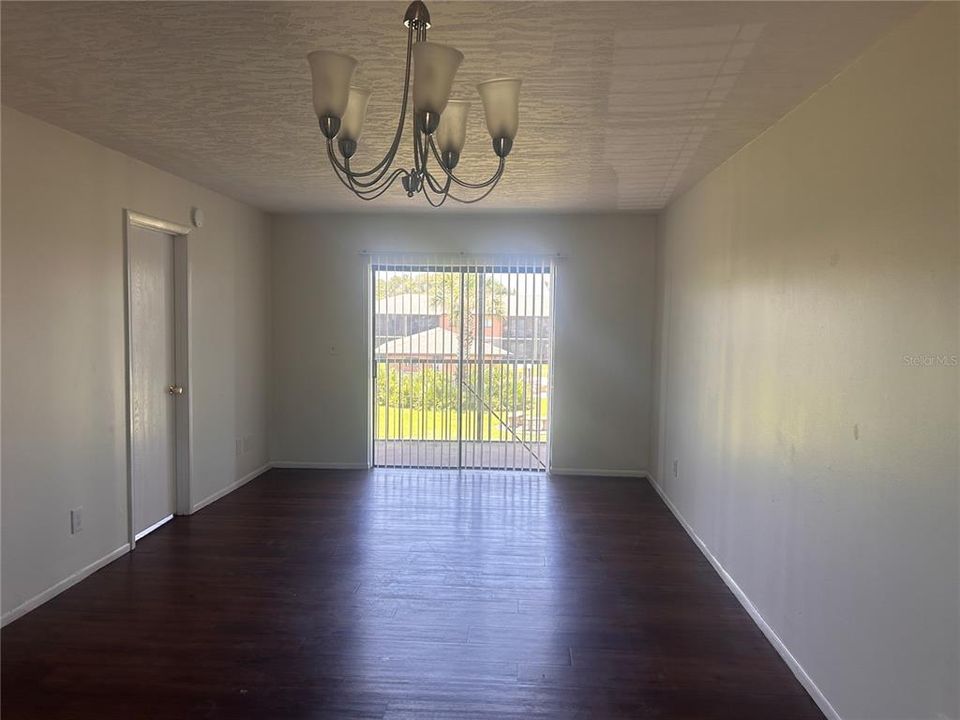 For Sale: $118,000 (2 beds, 2 baths, 864 Square Feet)