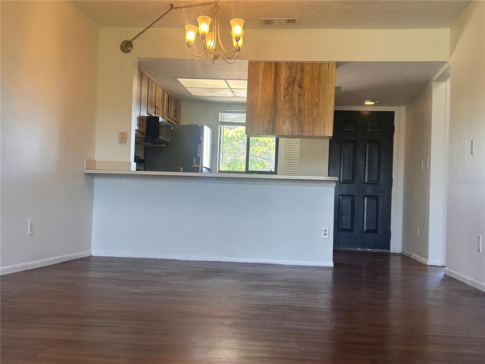For Sale: $118,000 (2 beds, 2 baths, 864 Square Feet)