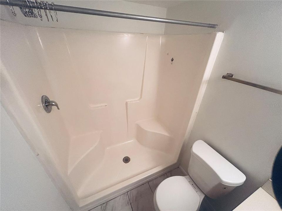 For Sale: $118,000 (2 beds, 2 baths, 864 Square Feet)