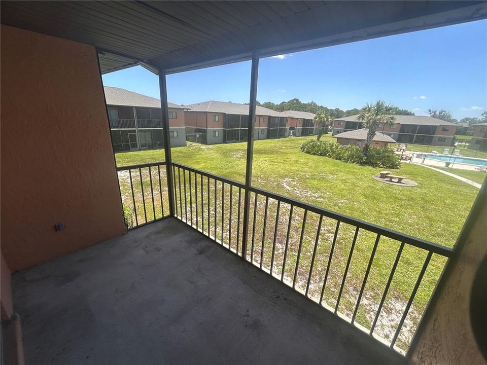 For Sale: $118,000 (2 beds, 2 baths, 864 Square Feet)