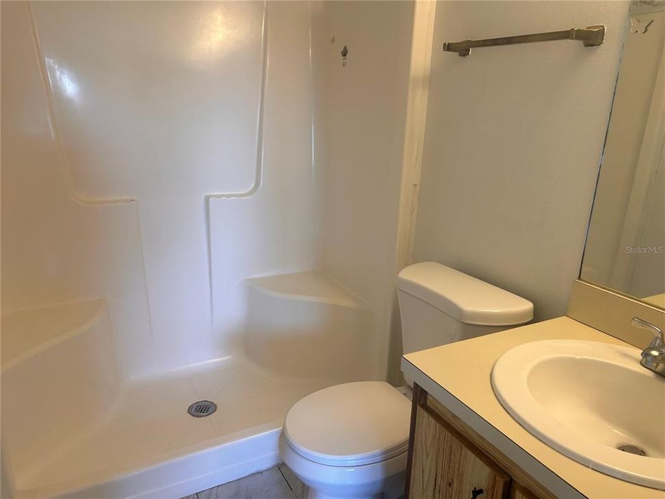 For Sale: $118,000 (2 beds, 2 baths, 864 Square Feet)