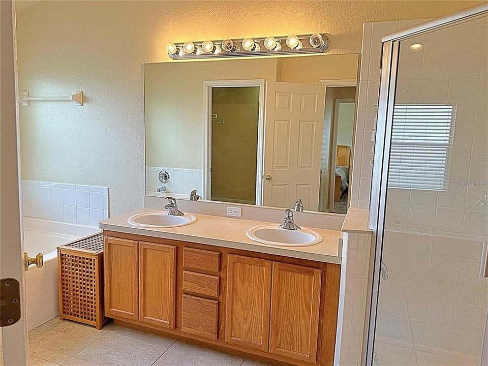 For Rent: $2,100 (2 beds, 1 baths, 1271 Square Feet)