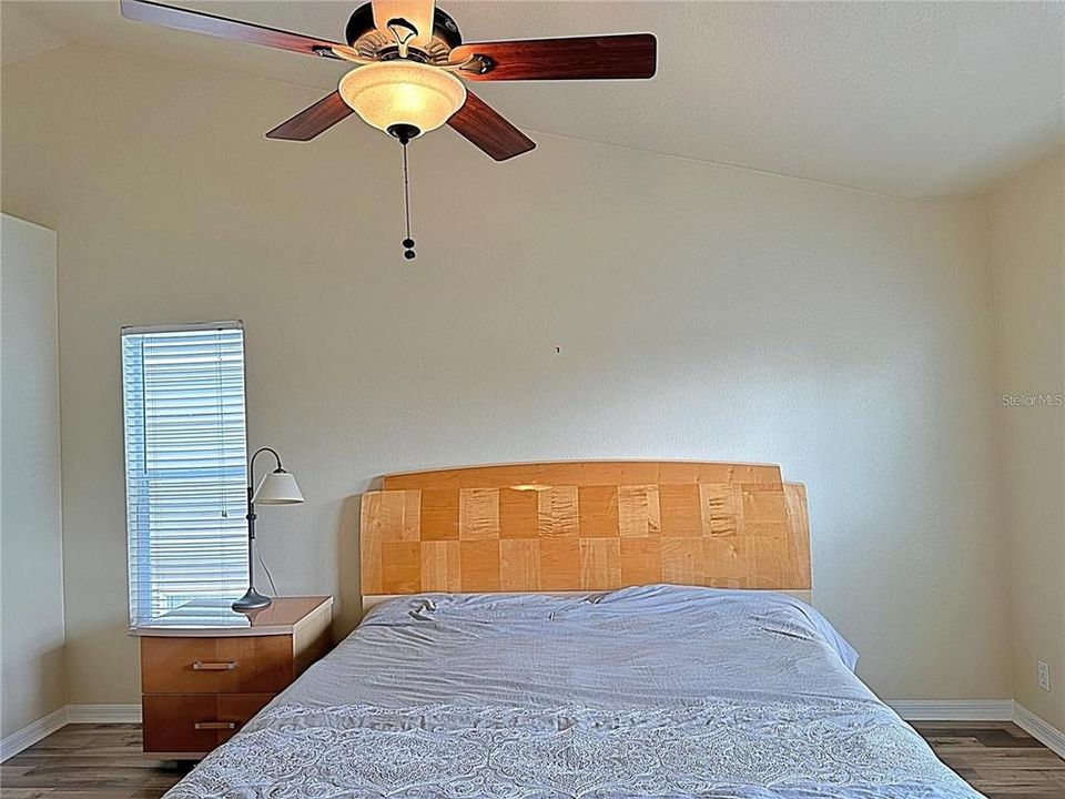 For Rent: $2,100 (2 beds, 1 baths, 1271 Square Feet)