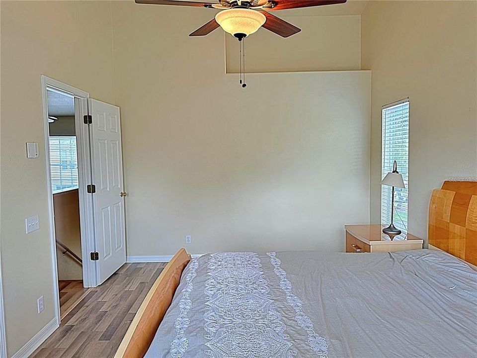 For Rent: $2,100 (2 beds, 1 baths, 1271 Square Feet)