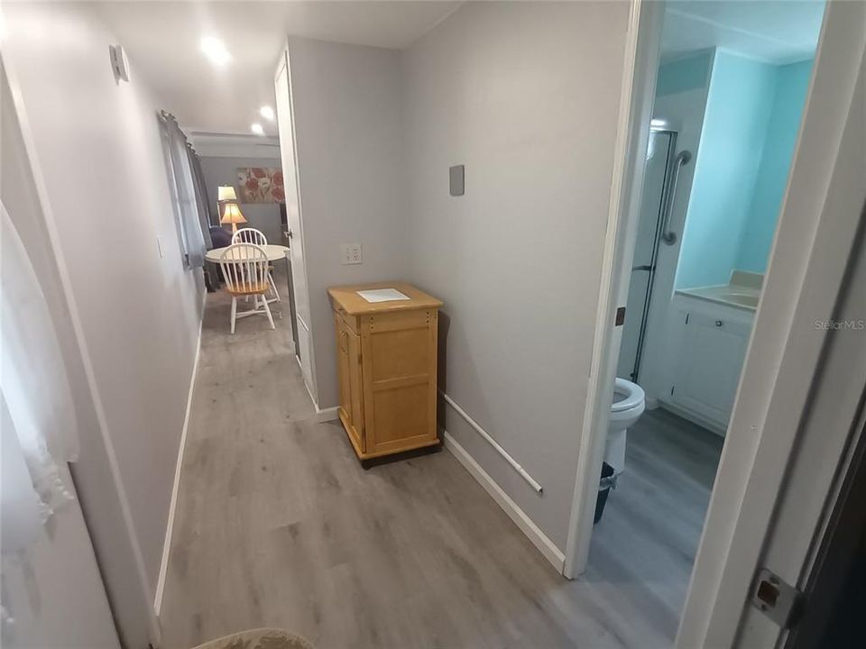 For Sale: $129,000 (2 beds, 2 baths, 720 Square Feet)