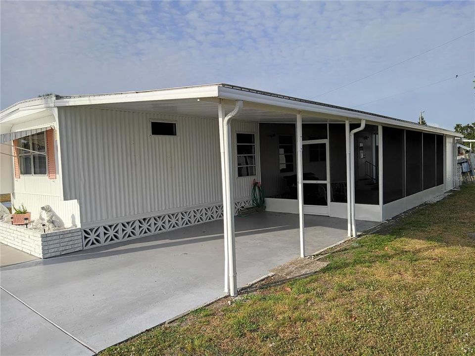 For Sale: $129,000 (2 beds, 2 baths, 720 Square Feet)