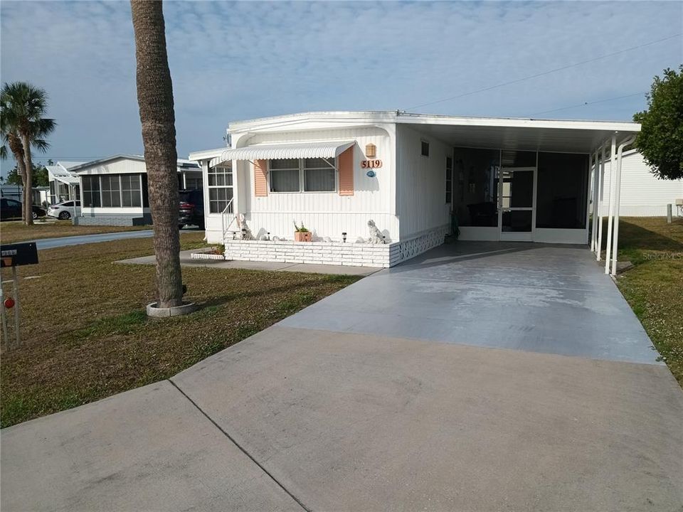 For Sale: $129,000 (2 beds, 2 baths, 720 Square Feet)