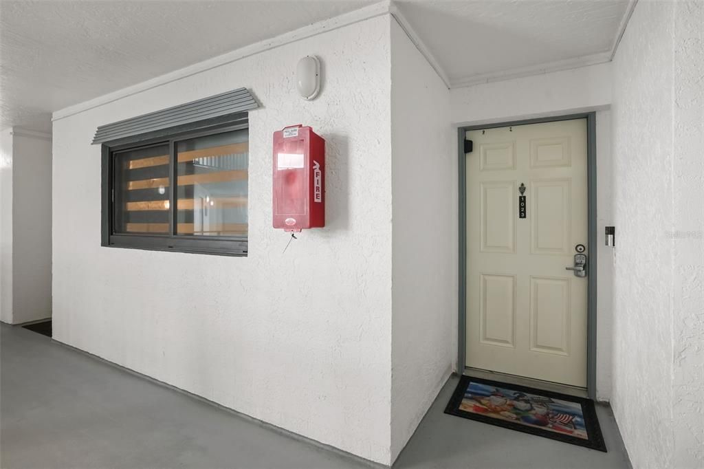 For Sale: $645,000 (2 beds, 2 baths, 1213 Square Feet)