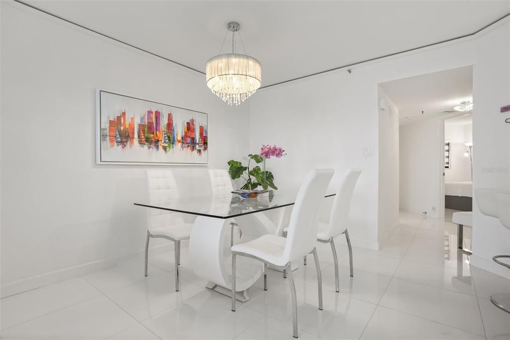 For Sale: $645,000 (2 beds, 2 baths, 1213 Square Feet)