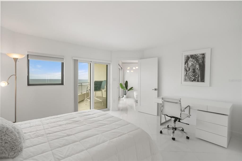 For Sale: $645,000 (2 beds, 2 baths, 1213 Square Feet)