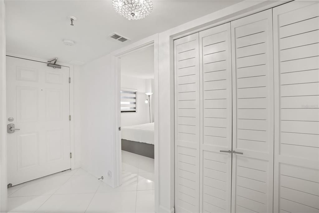 For Sale: $645,000 (2 beds, 2 baths, 1213 Square Feet)