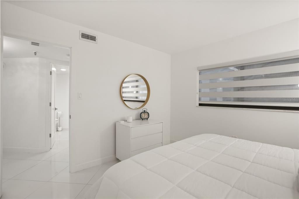 For Sale: $645,000 (2 beds, 2 baths, 1213 Square Feet)