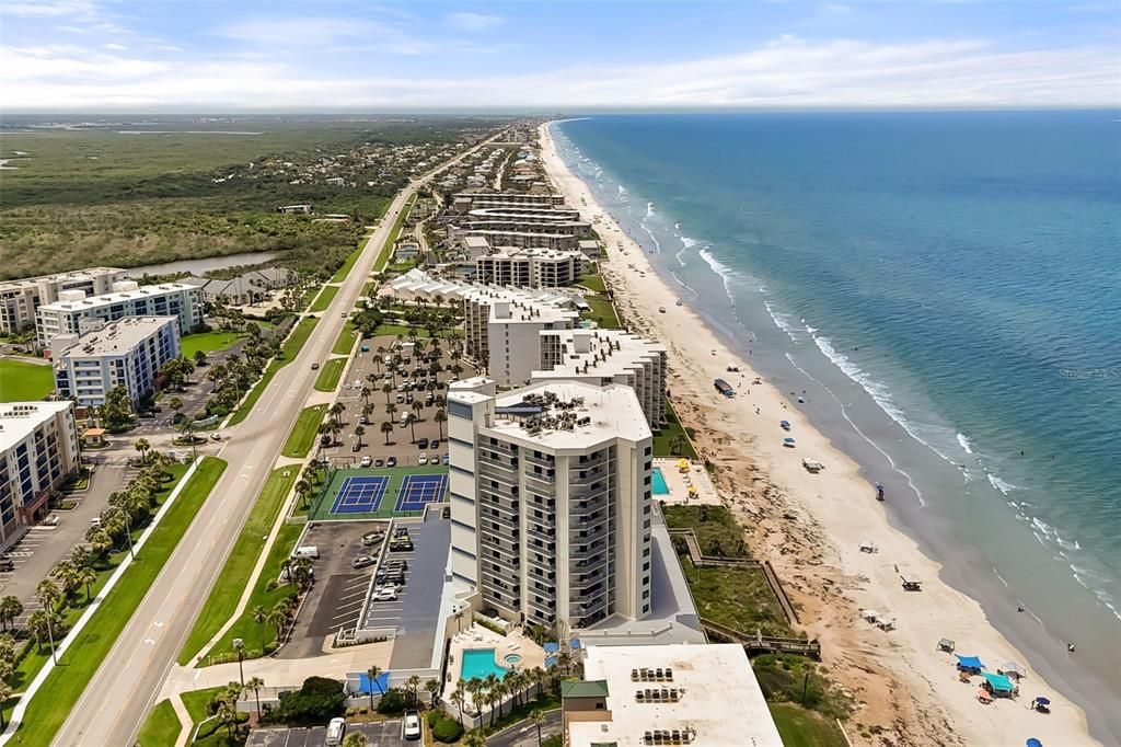For Sale: $645,000 (2 beds, 2 baths, 1213 Square Feet)
