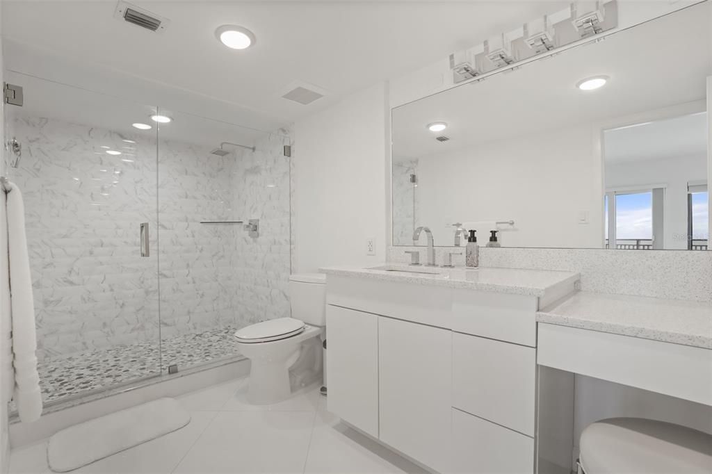 For Sale: $645,000 (2 beds, 2 baths, 1213 Square Feet)