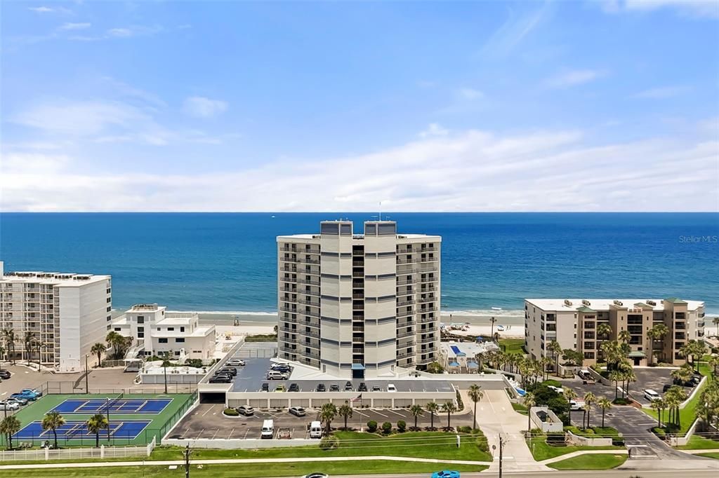 For Sale: $645,000 (2 beds, 2 baths, 1213 Square Feet)