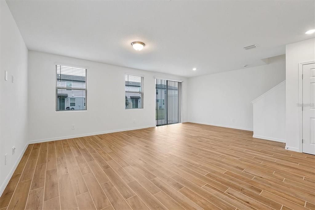 В аренду: $2,475 (3 спален, 2 ванн, 1798 Квадратных фут)