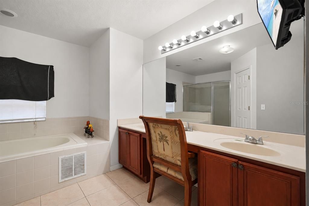 For Sale: $329,990 (4 beds, 3 baths, 2806 Square Feet)