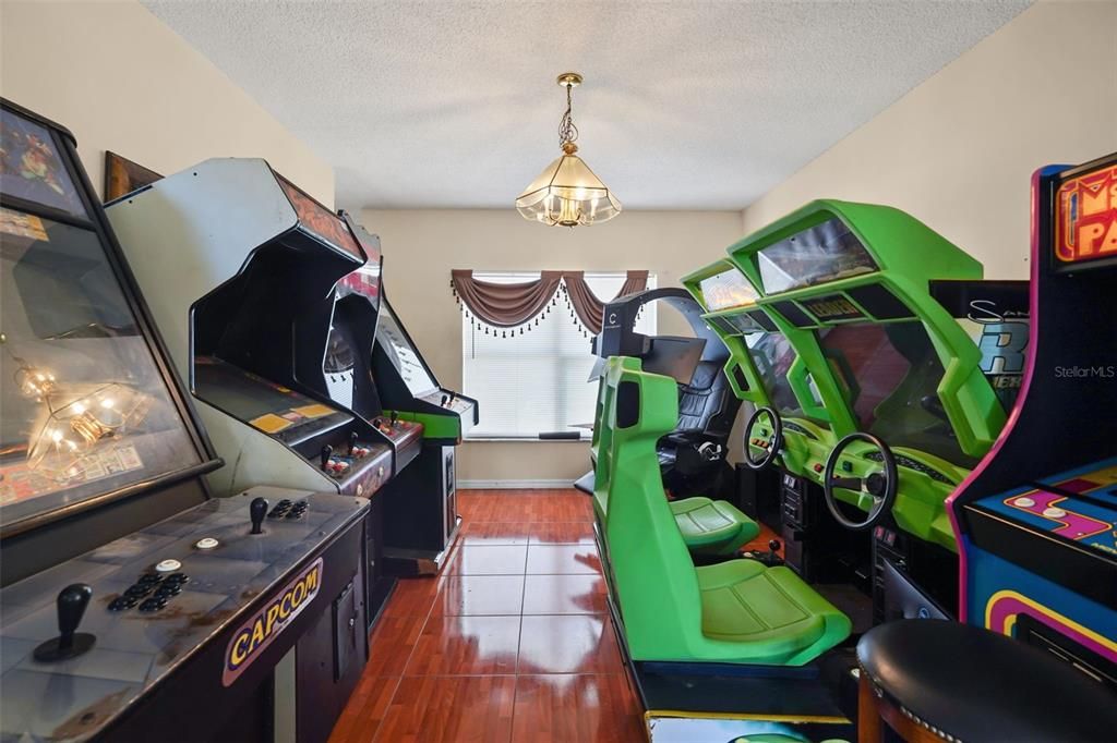 For Sale: $329,990 (4 beds, 3 baths, 2806 Square Feet)