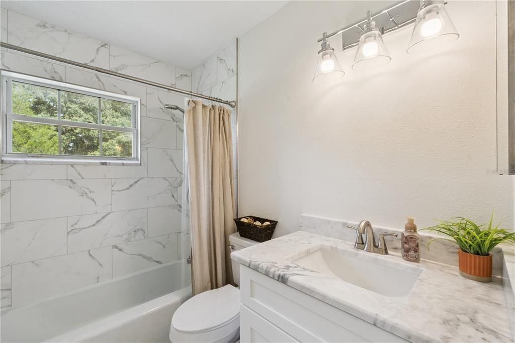 En Venta: $449,500 (3 camas, 2 baños, 1383 Pies cuadrados)