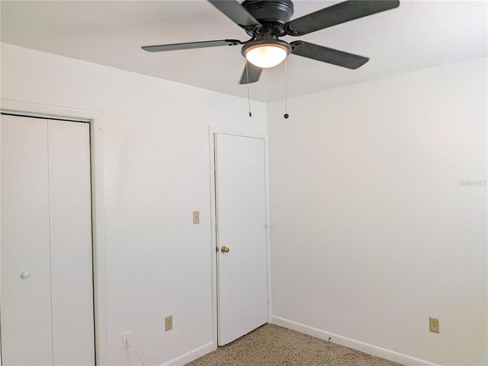 В аренду: $995 (2 спален, 1 ванн, 720 Квадратных фут)