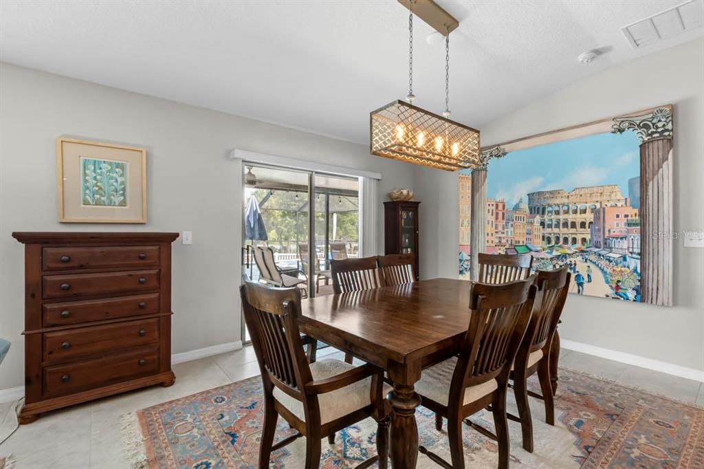 En Venta: $550,000 (4 camas, 3 baños, 2557 Pies cuadrados)