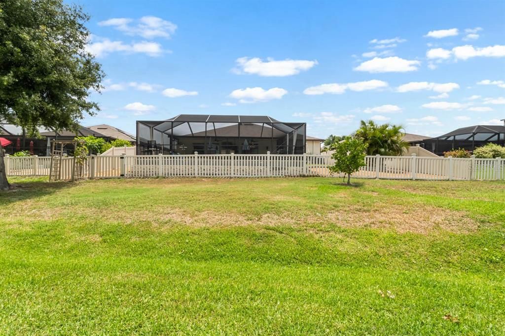 En Venta: $550,000 (4 camas, 3 baños, 2557 Pies cuadrados)