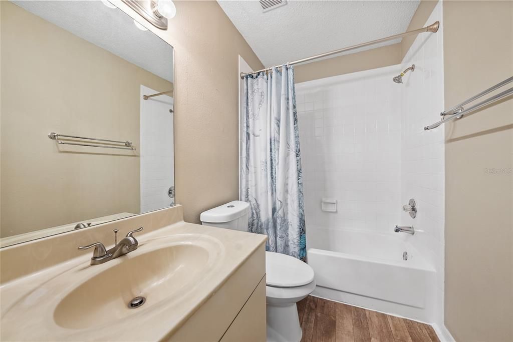 En Venta: $239,000 (2 camas, 2 baños, 1122 Pies cuadrados)