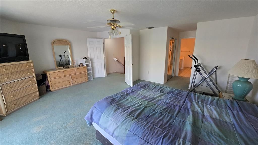 En Venta: $375,000 (3 camas, 3 baños, 2140 Pies cuadrados)