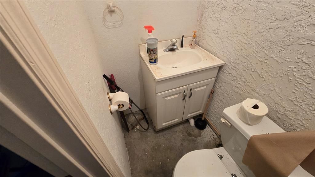 En Venta: $375,000 (3 camas, 3 baños, 2140 Pies cuadrados)